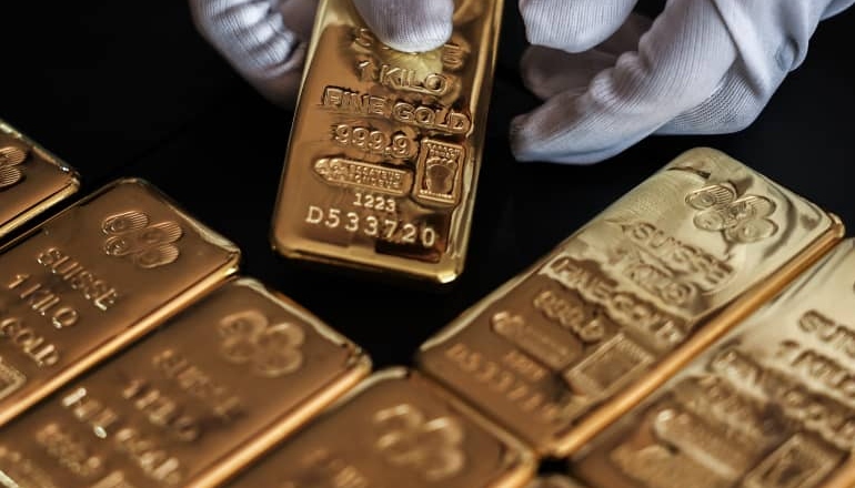 Gold rises amid pessimism over Fed rates and inflation